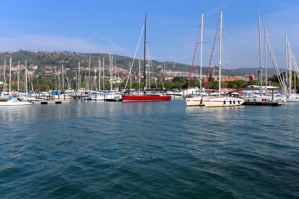 Floating Sea House Kahne Portoroz Villa Bagian luar foto